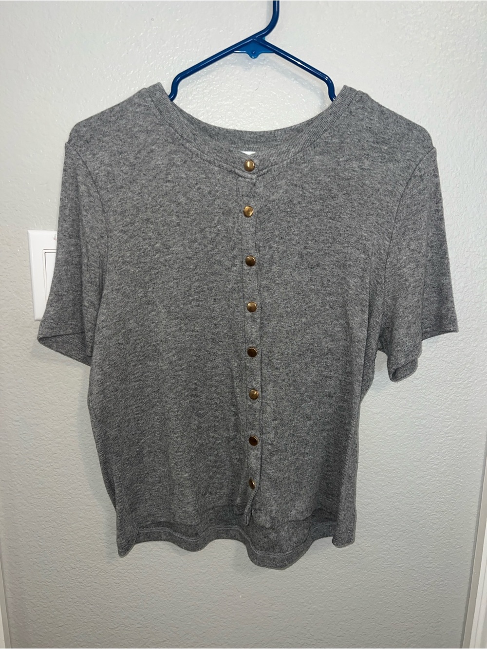 Design History Gray Short Sleeve Button-Front Tee